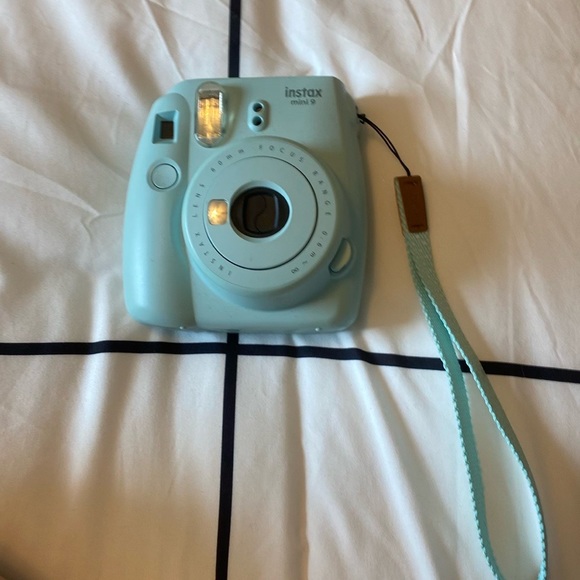 Fujifilm - Mini 9 Instant Film Camera - Picture 1 of 6